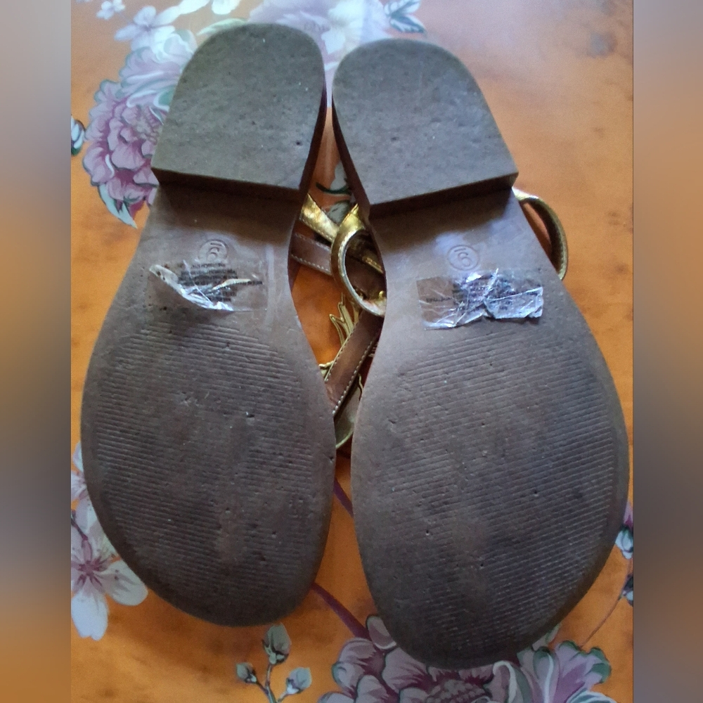🔥Lilly Pulitzer for Target Gold Pineapple Sandals Flip Flop 9 EUC & Free Gift - Picture 10 of 10